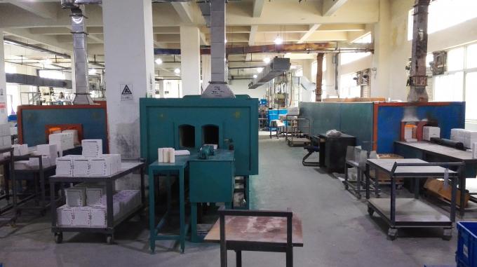 A Photo of Singering Stoves
